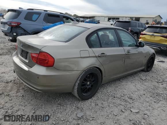 2009 BMW 3 Series 328i с VIN WBAPH77539NM27137, выставлен на аукционе Copart как лот 86623085 с пробегом 151 175 миль миль и Списание • Salvage title. История ставок и продаж доступна на DreamBid. Изображение 3.