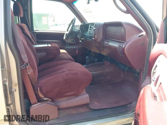 1999 Chevrolet Suburban with VIN 1GNFK16R8XJ562837, listed as a IAAI auction lot 42924070 with 291,499 mi miles and . Bid and sale history available at DreamBid. Image 5.