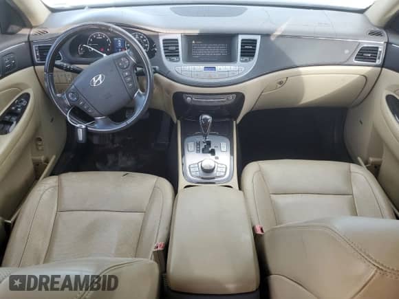 2011 Hyundai Genesis z VIN KMHGC4DF7BU139819, wystawiony jako Copart lot #77091184 z przebiegiem 179 787 mil mil oraz Nie do naprawy • Non repairable. Historia ofert i sprzedaży dostępna na DreamBid. Obrazek 8.