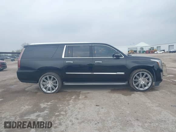 2016 Cadillac Escalade ESV Luxury Collection with VIN 1GYS3HKJ0GR181105, listed as a IAAI auction lot 41922899 with 140,698 mi miles and . Bid and sale history available at DreamBid. Image 13.