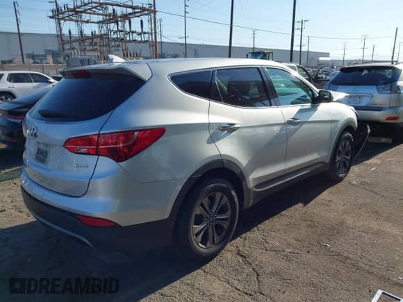2016 Hyundai Santa Fe with VIN 5XYZT3LB6GG334051, listed as a IAAI auction lot 43110895 with 129,029 mi miles and . Bid and sale history available at DreamBid. Image 4.
