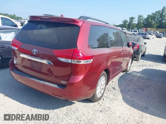 2012 Toyota Sienna XLE with VIN 5TDDK3DC7CS033189, listed as a IAAI auction lot 42814115 with 260,566 mi miles and . Bid and sale history available at DreamBid. Image 4.