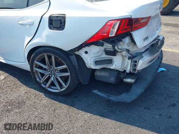 2014 Lexus IS 350 z VIN JTHBE1D24E5004699, wystawiony jako IAAI lot #42910506 z przebiegiem 78 727 mil mil oraz . Historia ofert i sprzedaży dostępna na DreamBid. Obrazek 6.