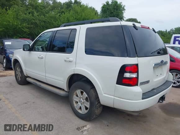 2010 Ford Explorer XLT с VIN 1FMEU7DE4AUA73127, выставлен на аукционе IAAI как лот 42810359 с пробегом 199 078 миль миль и . История ставок и продаж доступна на DreamBid. Изображение 3.
