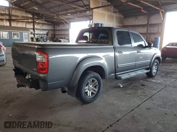 2006 Toyota Tundra Limited z VIN 5TBET38126S499913, wystawiony jako Copart lot #86336305 z przebiegiem 287 460 mil mil oraz Szkoda całkowita • Salvage title. Historia ofert i sprzedaży dostępna na DreamBid. Obrazek 3.