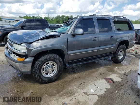 2002 Chevrolet Suburban LT с VIN 3GNGK26G82G294276, выставлен на аукционе Copart как лот 56399015 с пробегом 187 305 миль миль и На запчасти • Non repairable. История ставок и продаж доступна на DreamBid. Изображение 1.