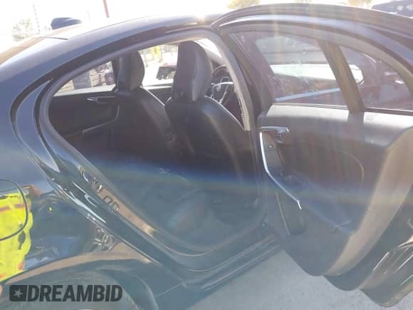 2012 Volvo S60 T5 с VIN YV1622FS6C2041857, выставлен на аукционе IAAI как лот 42861578 с пробегом 121 188 миль миль и . История ставок и продаж доступна на DreamBid. Изображение 8.