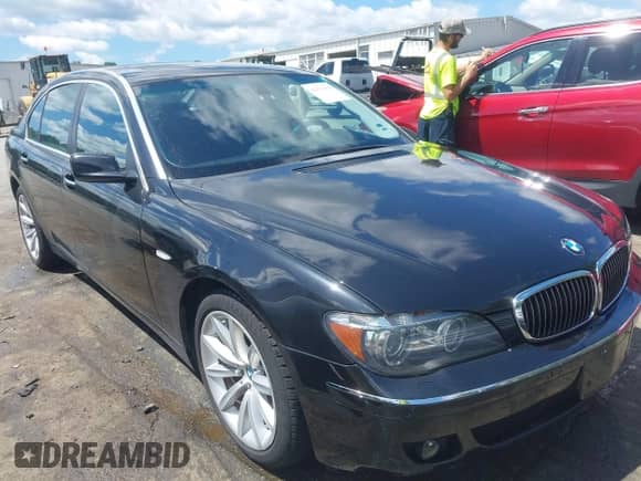2007 BMW 7 Series 750Li z VIN WBAHN83547DT72824, wystawiony jako IAAI lot #42311684 z przebiegiem 76 696 mil mil oraz . Historia ofert i sprzedaży dostępna na DreamBid. Obrazek 1.