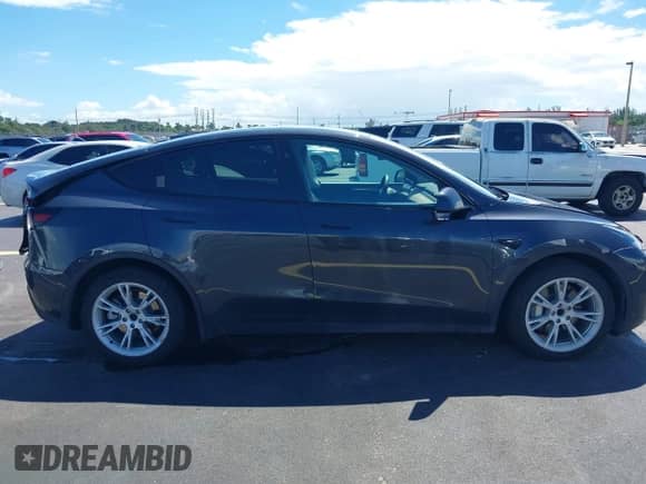 2024 Tesla Model Y с VIN 7SAYGDEDXRF050391, выставлен на аукционе IAAI как лот 43327993 с пробегом 60 206 миль миль и . История ставок и продаж доступна на DreamBid. Изображение 13.