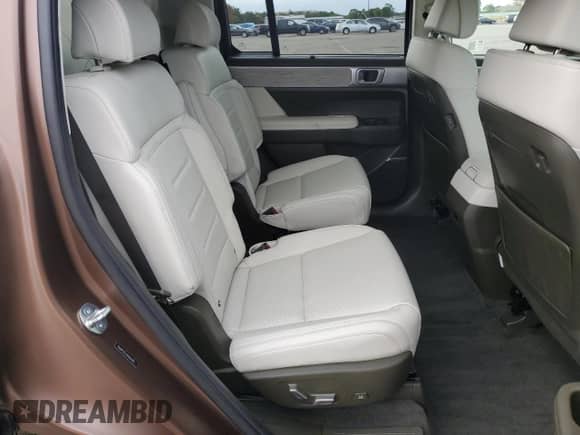 2024 Hyundai Santa Fe Calligraphy с VIN 5NMP5DGL1RH054489, выставлен на аукционе Copart как лот 81032475 с пробегом 8 863 миль миль и Списание • Salvage title. История ставок и продаж доступна на DreamBid. Изображение 11.