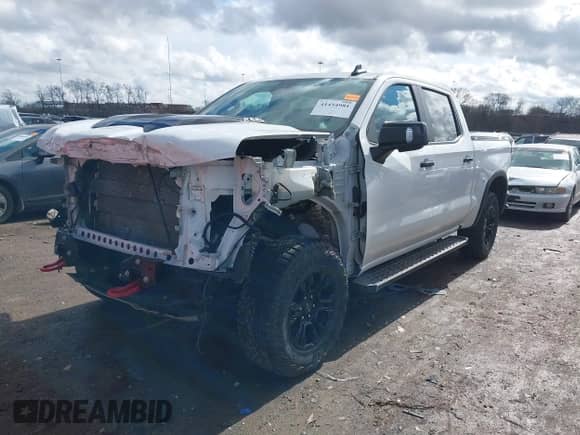 2023 Chevrolet Silverado 1500 ZR2 с VIN 3GCUDHEL1PG358494, выставлен на аукционе IAAI как лот 41454981 с пробегом 32 594 миль миль и . История ставок и продаж доступна на DreamBid. Изображение 2.