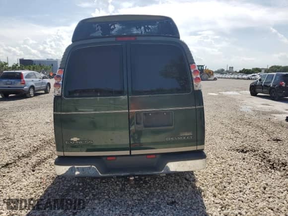 2002 Chevrolet Express с VIN 1GBFG15R221228585, выставлен на аукционе Copart как лот 63634835 с пробегом 197 718 миль миль и Списание • Salvage title. История ставок и продаж доступна на DreamBid. Изображение 6.