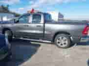 2023 Ram 1500 Big Horn z VIN 1C6SRFBT1PN599357, wystawiony jako IAAI lot #41051363 z przebiegiem 24 789 mil mil oraz . Historia ofert i sprzedaży dostępna na DreamBid. Obrazek 14.