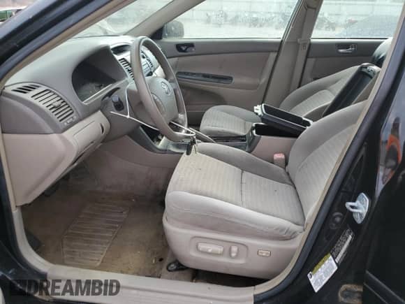 2005 Toyota Camry STD z VIN 4T1BE32K65U424109, wystawiony jako Copart lot #71369825 z przebiegiem 89 564 mil mil oraz Czysty tytuł • Clean title. Historia ofert i sprzedaży dostępna na DreamBid. Obrazek 7.