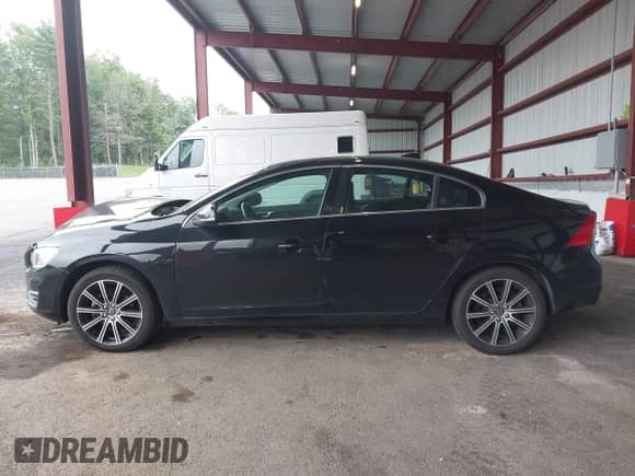 2018 Volvo S60 Inscription с VIN LYV402HK9JB168968, выставлен на аукционе IAAI как лот 42624541 с пробегом 69 241 миль миль и . История ставок и продаж доступна на DreamBid. Изображение 14.