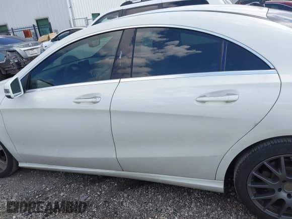 2015 Mercedes-Benz CLA 250 с VIN WDDSJ4EB7FN163740, выставлен на аукционе IAAI как лот 43130381 с пробегом 113 017 миль миль и . История ставок и продаж доступна на DreamBid. Изображение 15.