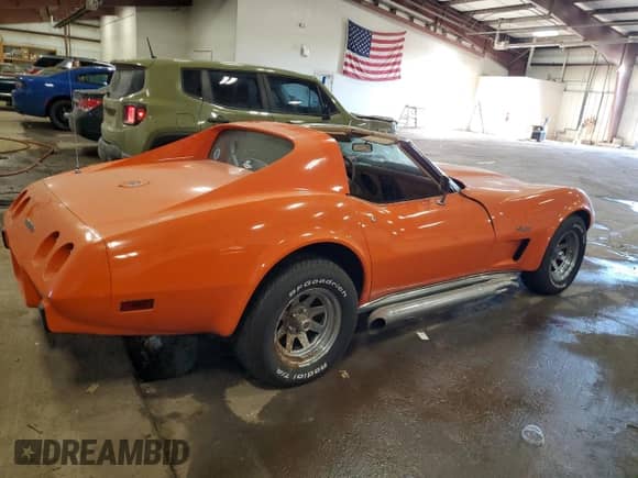 1976 Chevrolet Corvette с VIN 1Z37L6S427043, выставлен на аукционе Copart как лот 44618805 с пробегом 63 566 миль миль и Чистый • Clean title. История ставок и продаж доступна на DreamBid. Изображение 3.