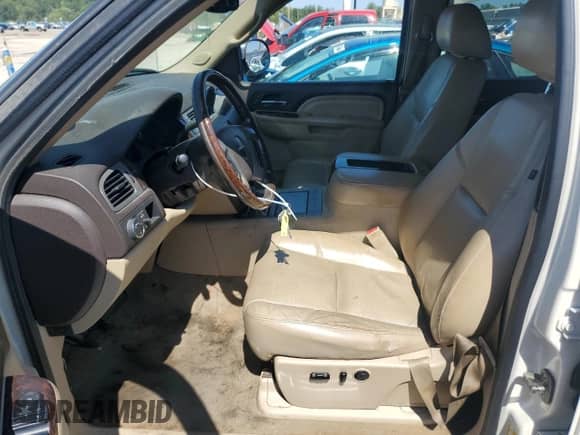 2013 GMC Sierra 1500 Denali with VIN 3GTP1XE28DG327682, listed as a Copart auction lot 70522674 with 301,379 mi miles and Salvage title. Bid and sale history available at DreamBid. Image 7.