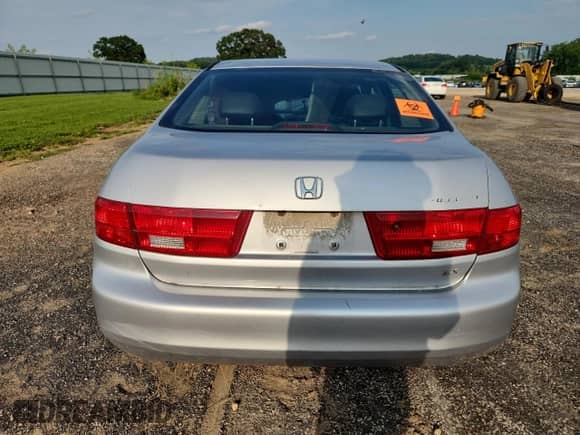 2005 Honda Accord LX с VIN 1HGCM55415A122735, выставлен на аукционе Copart как лот 66383265 с пробегом Не указан миль и На запчасти • Non repairable. История ставок и продаж доступна на DreamBid. Изображение 6.