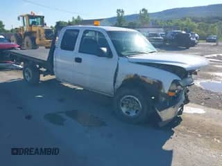 2000 Chevrolet Silverado 2500 LS с VIN 1GCGK29U1YE128188, выставлен на аукционе IAAI как лот 43063090 с пробегом 120 151 миль миль и . История ставок и продаж доступна на DreamBid. Изображение 1.