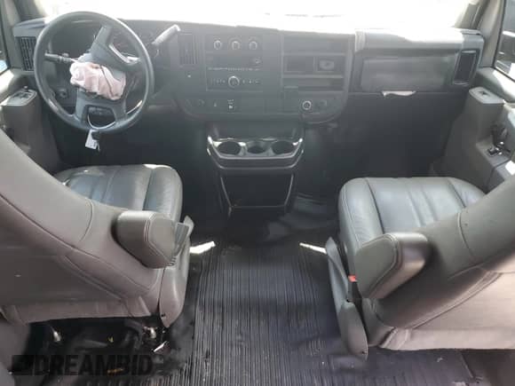 2017 Chevrolet Express Cargo with VIN 1GCWGBFF3H1112231, listed as a Copart auction lot 64089135 with 35,145 mi miles and Salvage title. Bid and sale history available at DreamBid. Image 8.