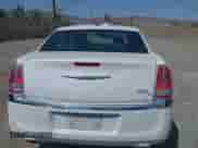 2013 Chrysler 300 C с VIN 2C3CCAET1DH507346, выставлен на аукционе IAAI как лот 42421323 с пробегом 143 269 миль миль и . История ставок и продаж доступна на DreamBid. Изображение 16.