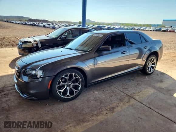 2016 Chrysler 300 S Alloy Edition с VIN 2C3CCABG4GH182235, выставлен на аукционе Copart как лот 81525855 с пробегом 116 971 миль миль и Списание • Salvage title. История ставок и продаж доступна на DreamBid. Изображение 1.