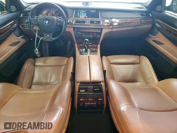 2013 BMW 7 Series 750i xDrive с VIN WBAYB6C50DD223710, выставлен на аукционе Copart как лот 71781475 с пробегом 117 600 миль миль и Чистый • Clean title. История ставок и продаж доступна на DreamBid. Изображение 8.