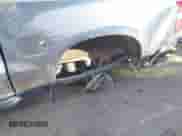 2021 Chevrolet Silverado 1500 LT Trail Boss z VIN 1GCPYFEDXMZ392928, wystawiony jako IAAI lot #41340856 z przebiegiem 52 361 mil mil oraz . Historia ofert i sprzedaży dostępna na DreamBid. Obrazek 19.