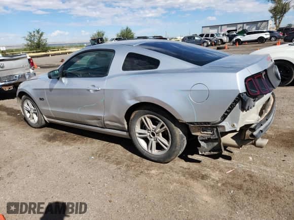 2014 Ford Mustang V6 with VIN 1ZVBP8AM9E5284319, listed as a Copart auction lot 72055935 with 140,737 mi miles and Salvage title. Bid and sale history available at DreamBid. Image 2.