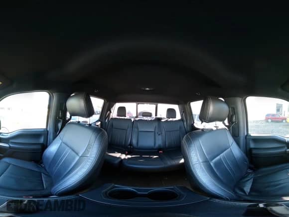 2020 Ford F-150 XL с VIN 1FTEW1EP3LKD05176, выставлен на аукционе IAAI как лот 43398179 с пробегом 111 392 миль миль и . История ставок и продаж доступна на DreamBid. Изображение 19.