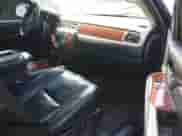 2009 Chevrolet Avalanche LTZ z VIN 3GNFK32029G183386, wystawiony jako IAAI lot #42158590 z przebiegiem 307 685 mil mil oraz . Historia ofert i sprzedaży dostępna na DreamBid. Obrazek 5.