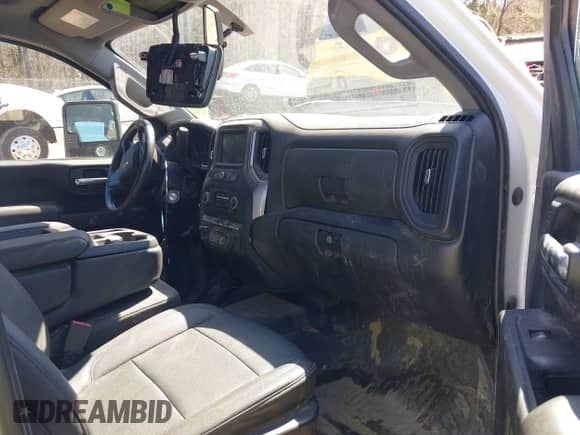 2022 Chevrolet Silverado 2500HD Work Truck z VIN 1GB1YLE78NF325329, wystawiony jako IAAI lot #41810070 z przebiegiem 34 933 mil mil oraz . Historia ofert i sprzedaży dostępna na DreamBid. Obrazek 5.