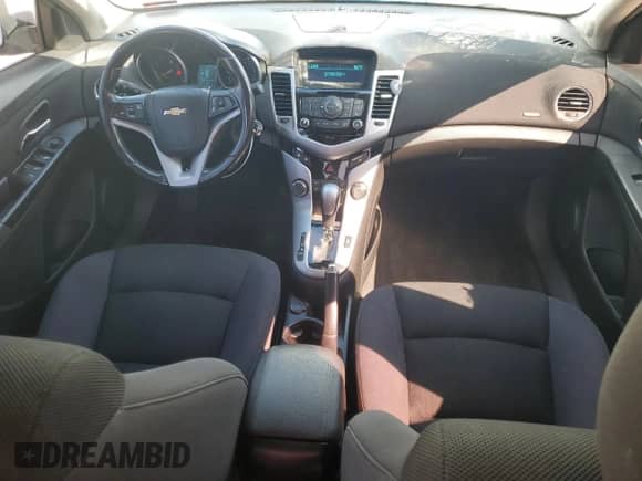 2013 Chevrolet Cruze 1LT z VIN 1G1PC5SB6D7144711, wystawiony jako Copart lot #84615365 z przebiegiem 112 111 mil mil oraz Szkoda całkowita • Salvage title. Historia ofert i sprzedaży dostępna na DreamBid. Obrazek 8.