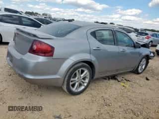 2014 Dodge Avenger SE z VIN 1C3CDZAB0EN151148, wystawiony jako Copart lot #84029245 z przebiegiem 126 107 mil mil oraz Szkoda całkowita • Salvage title. Historia ofert i sprzedaży dostępna na DreamBid. Obrazek 3.