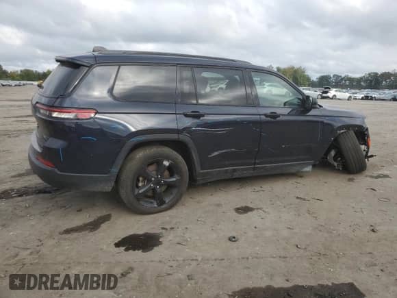 2023 Jeep Grand Cherokee Limited with VIN 1C4RJKBG6P8745079, listed as a Copart auction lot 71898095 with 28,940 mi miles and Salvage title. Bid and sale history available at DreamBid. Image 3.