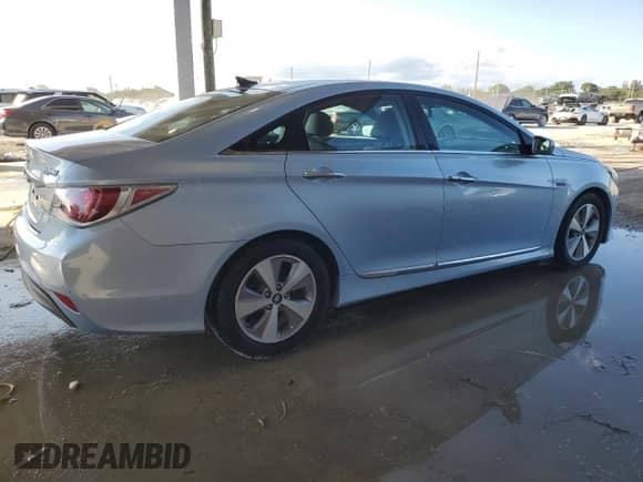 2012 Hyundai Sonata Hybrid with VIN KMHEC4A45CA036671, listed as a Copart auction lot 89812935 with 93,321 mi miles and Salvage title. Bid and sale history available at DreamBid. Image 3.