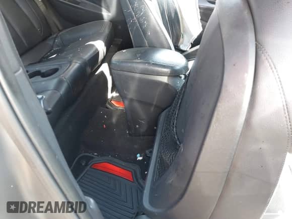 2013 Hyundai Veloster Turbo с VIN KMHTC6AE9DU117443, выставлен на аукционе IAAI как лот 42075295 с пробегом 189 471 миль миль и . История ставок и продаж доступна на DreamBid. Изображение 8.