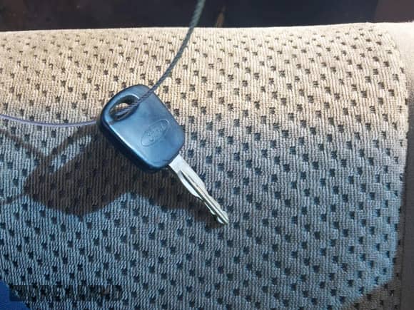 2002 Ford F-150 XL z VIN 1FTRF17292NB49435, wystawiony jako IAAI lot #43301384 z przebiegiem 227 398 mil mil oraz . Historia ofert i sprzedaży dostępna na DreamBid. Obrazek 11.