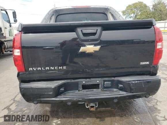 2008 Chevrolet Avalanche 2LT with VIN 3GNEC12018G121716, listed as a Copart auction lot 70934235 with 227,962 mi miles and Salvage title. Bid and sale history available at DreamBid. Image 6.