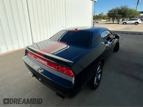 2014 Dodge Challenger SXT z VIN 2C3CDYAG8EH196532, wystawiony jako Copart lot #87491535 z przebiegiem 132 322 mil mil oraz Czysty tytuł • Clean title. Historia ofert i sprzedaży dostępna na DreamBid. Obrazek 4.