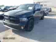 2013 Ram 1500 Express z VIN 1C6RR6FT9DS717287, wystawiony jako IAAI lot #42550627 z przebiegiem 199 739 mil mil oraz . Historia ofert i sprzedaży dostępna na DreamBid. Obrazek 18.