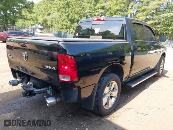 2014 Ram 1500 Big Horn z VIN 1C6RR7LT8ES420815, wystawiony jako IAAI lot #42848109 z przebiegiem 139 867 mil mil oraz . Historia ofert i sprzedaży dostępna na DreamBid. Obrazek 4.