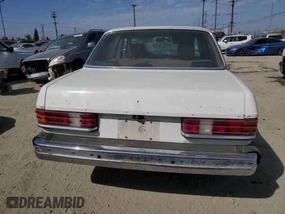 1985 Mercedes-Benz 300 с VIN WDBAB33C5FA264693, выставлен на аукционе Copart как лот 47318655 с пробегом 241 531 миль миль и Чистый • Clean title. История ставок и продаж доступна на DreamBid. Изображение 6.