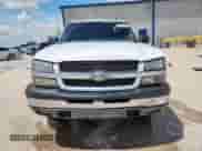 2003 Chevrolet Silverado 1500HD LS z VIN 1GCGK13U03F166419, wystawiony jako Copart lot #61779355 z przebiegiem Nie podano mil oraz Czysty tytuł • Clean title. Historia ofert i sprzedaży dostępna na DreamBid. Obrazek 5.