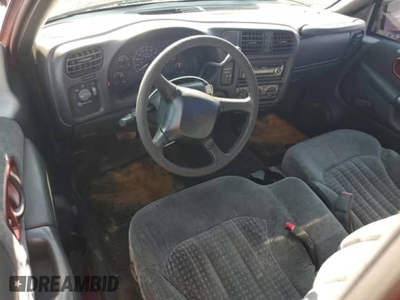 2001 Chevrolet S-10 с VIN 1GCCS14541K106668, выставлен на аукционе Copart как лот 71797735 с пробегом 212 017 миль миль и Списание • Salvage title. История ставок и продаж доступна на DreamBid. Изображение 8.