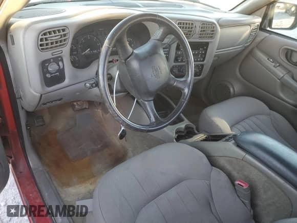 2003 Chevrolet S-10 LS with VIN 1GCCS19X238220727, listed as a Copart auction lot 82305045 with 121,993 mi miles and Clean title. Bid and sale history available at DreamBid. Image 8.