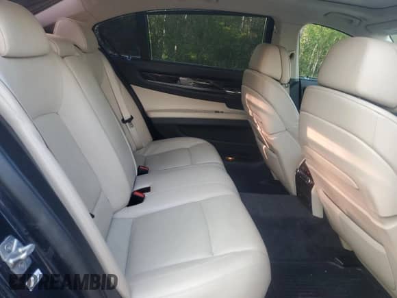 2011 BMW 7 Series 750Li xDrive with VIN WBAKC8C52BC433470, listed as a Copart auction lot 68328085 with 146,479 mi miles and Clean title. Bid and sale history available at DreamBid. Image 10.
