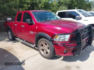2013 Ram 1500 Express z VIN 1C6RR7FT6DS688207, wystawiony jako IAAI lot #43010626 z przebiegiem 152 960 mil mil oraz . Historia ofert i sprzedaży dostępna na DreamBid. Obrazek 1.