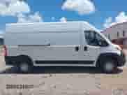 2025 Ram ProMaster Cargo Tradesman с VIN 3C6LRVDG1SE513430, выставлен на аукционе IAAI как лот 42733012 с пробегом 15 336 миль миль и . История ставок и продаж доступна на DreamBid. Изображение 13.